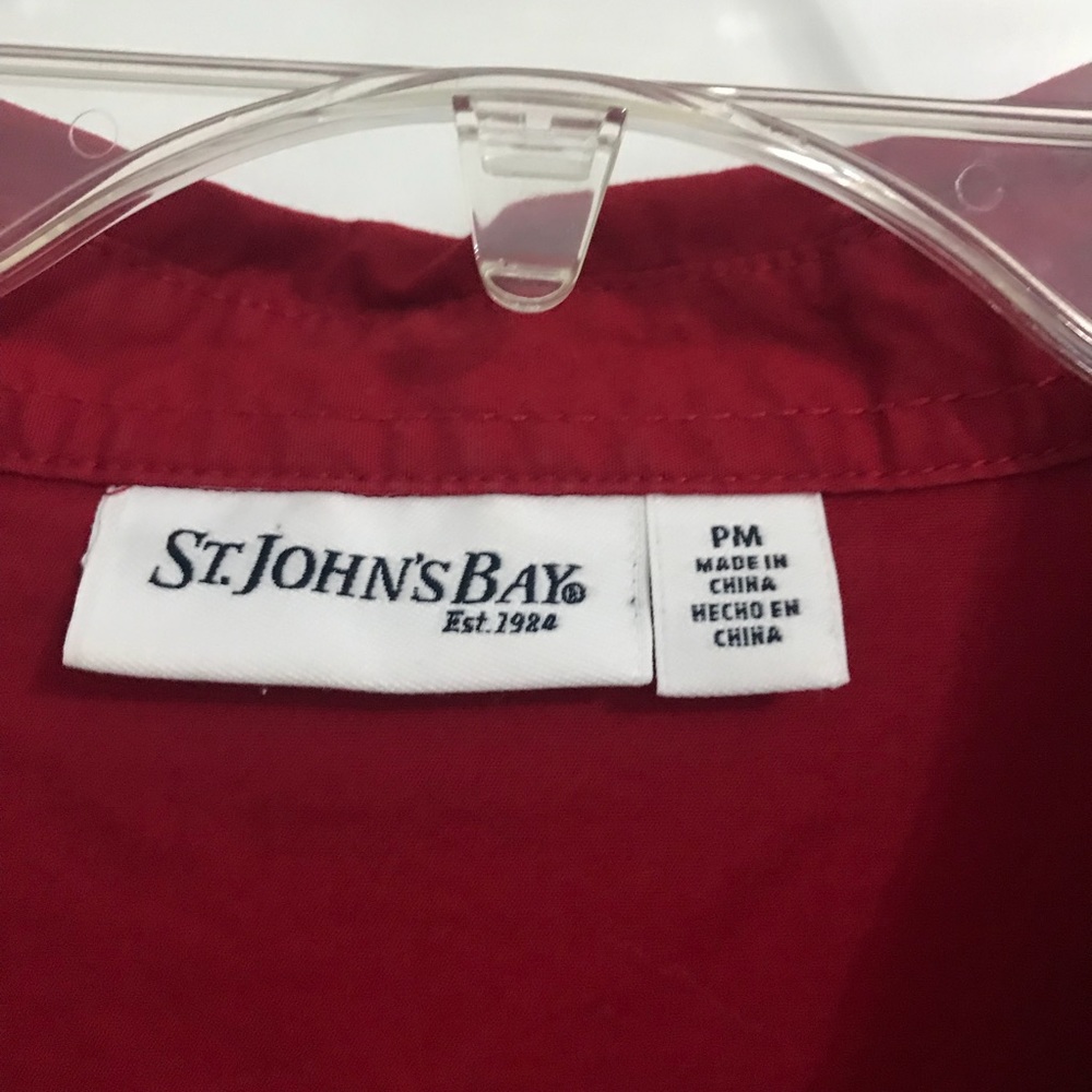 Red button down shirt - Picture 2 of 3